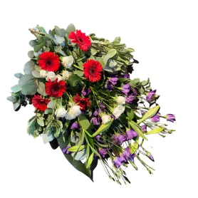 Bouquet pour la pose violet-blanc-rouge Titre «CityFlowers» en Belgique»