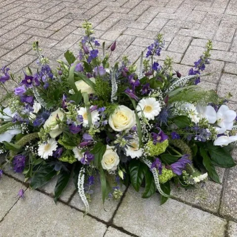 Ceremoni&euml;le decoratie lila от интернет-магазина «CityFlowers» в }