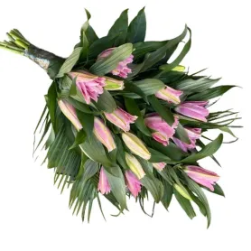 Pink mourning bouquet Title «CityFlowers» in Belgium»