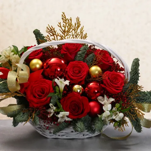 Flower arrangement Winter story от интернет-магазина «CityFlowers» в }
